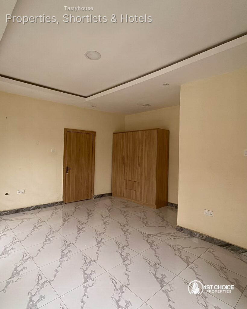 4 – Bedroom Duplex