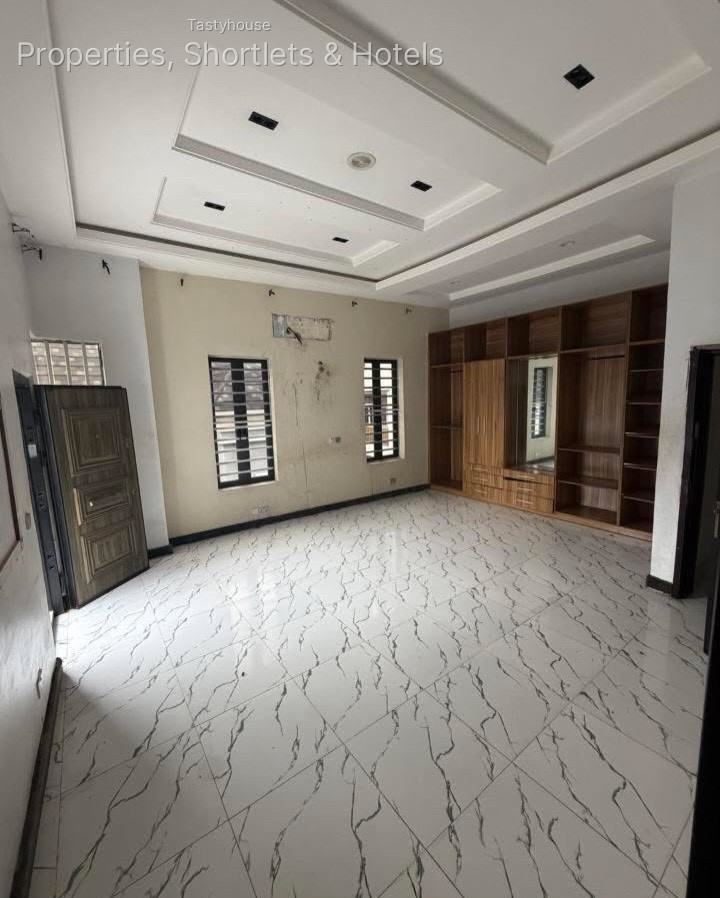 4 BEDROOM SEMI DETACHED DUPLEX WITH BQ