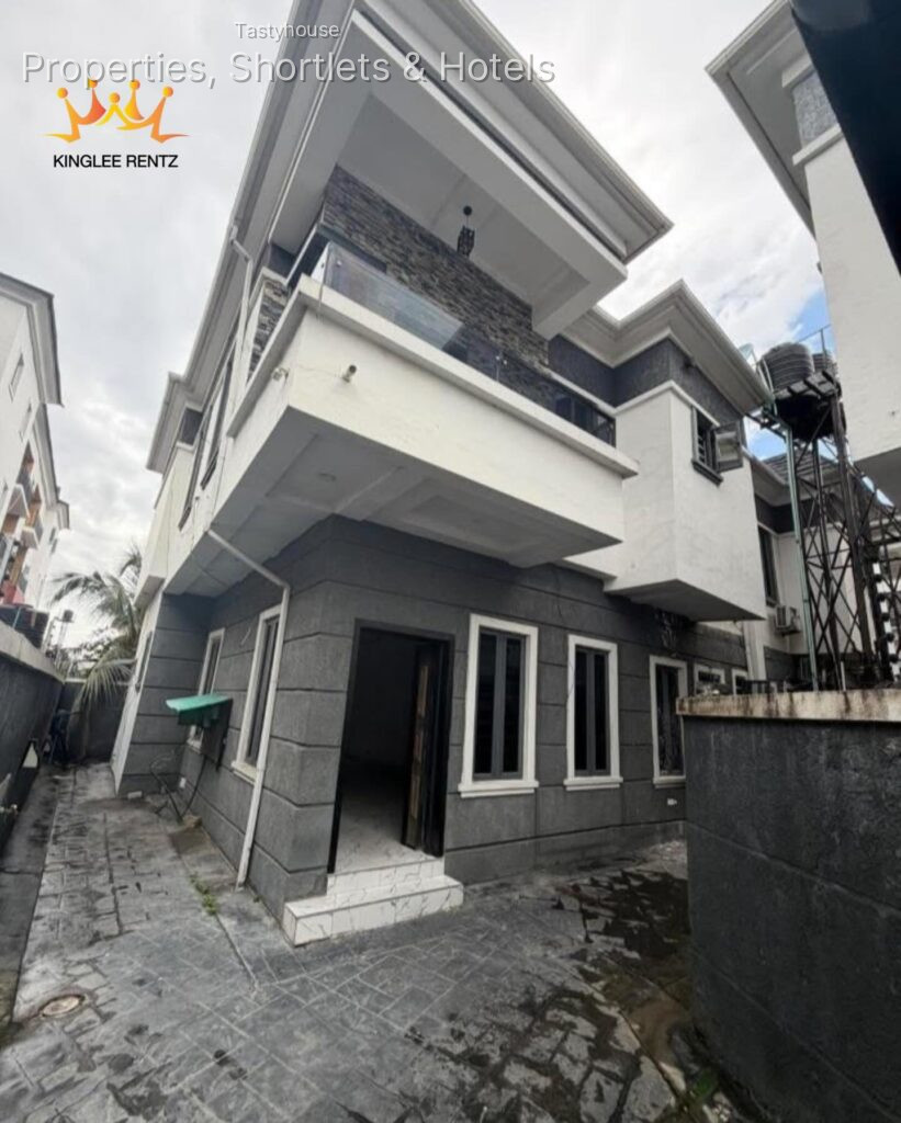 4 BEDROOM SEMI DETACHED DUPLEX WITH BQ