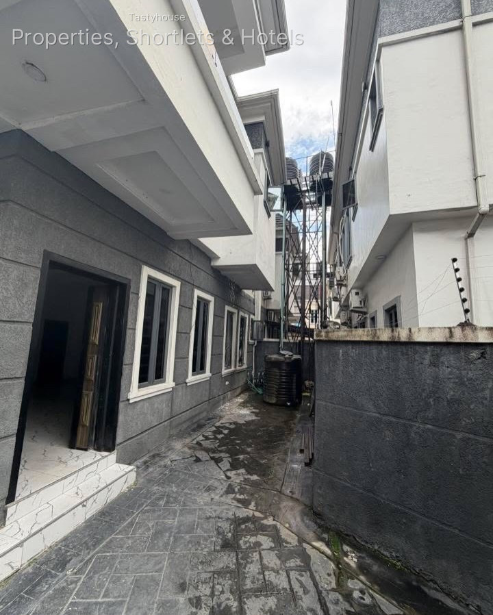 4 BEDROOM SEMI DETACHED DUPLEX WITH BQ