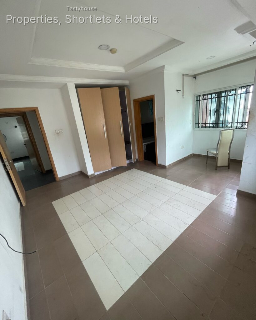 4 Bedroom Apartment
