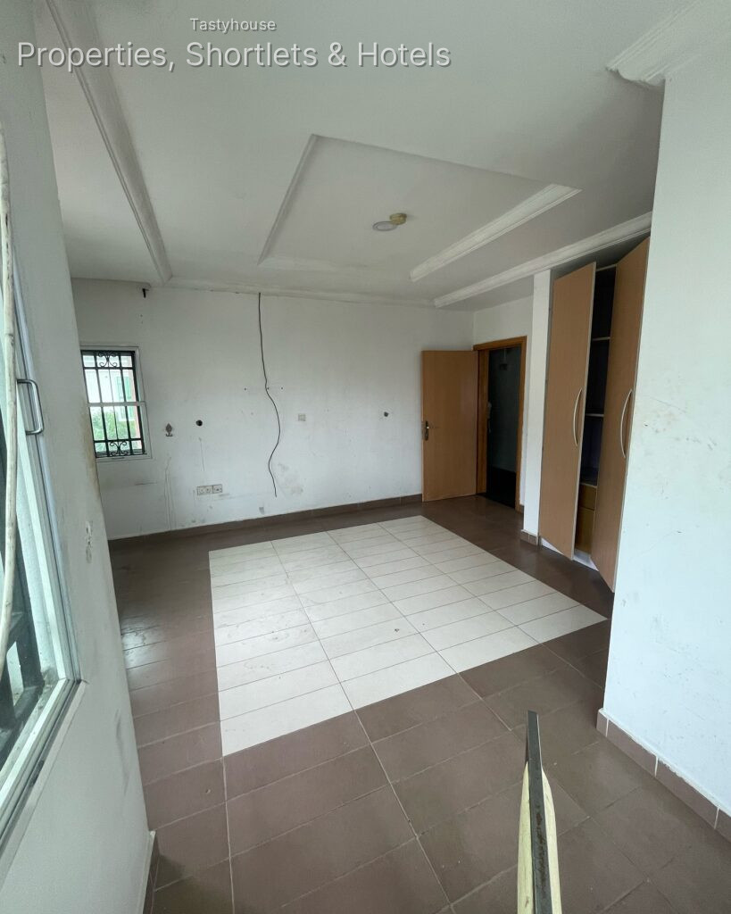 4 Bedroom Apartment