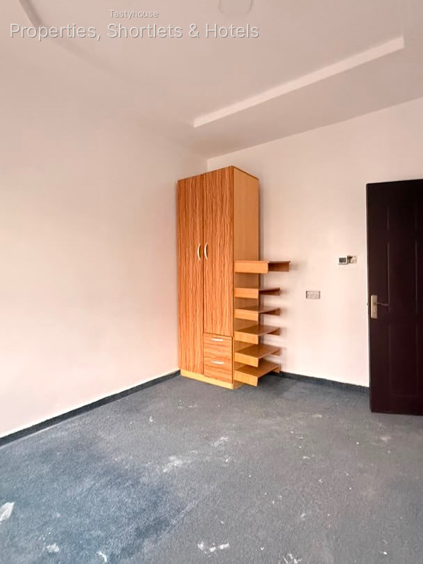 4 BEDROOM SEMI DETACHED