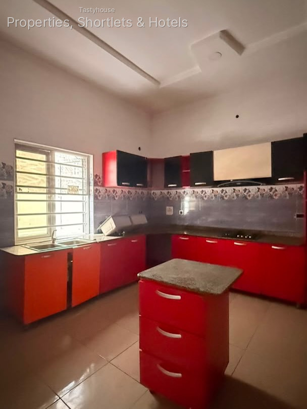 4 BEDROOM SEMI DETACHED