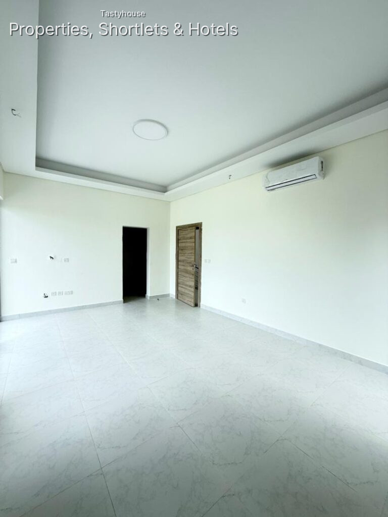 A newly completed four bedrooms wing duplex.