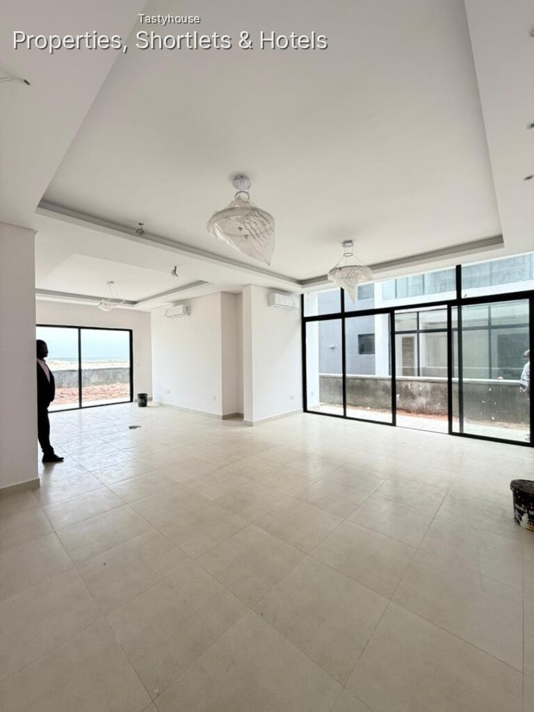 A newly completed four bedrooms wing duplex.