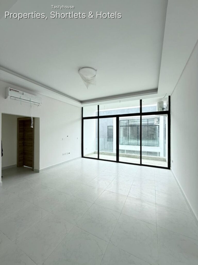 A newly completed four bedrooms wing duplex.