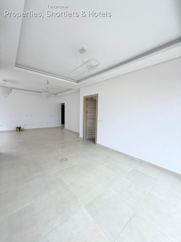 A newly completed four bedrooms wing duplex.