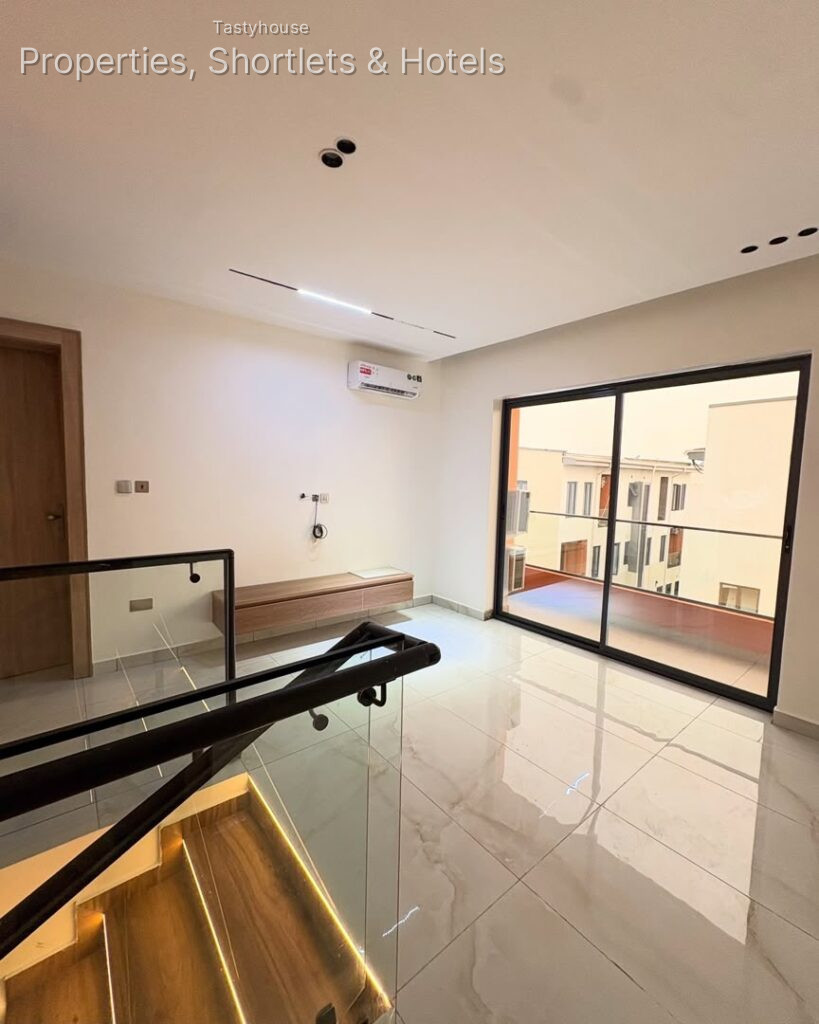 5 Bedroom fully detached