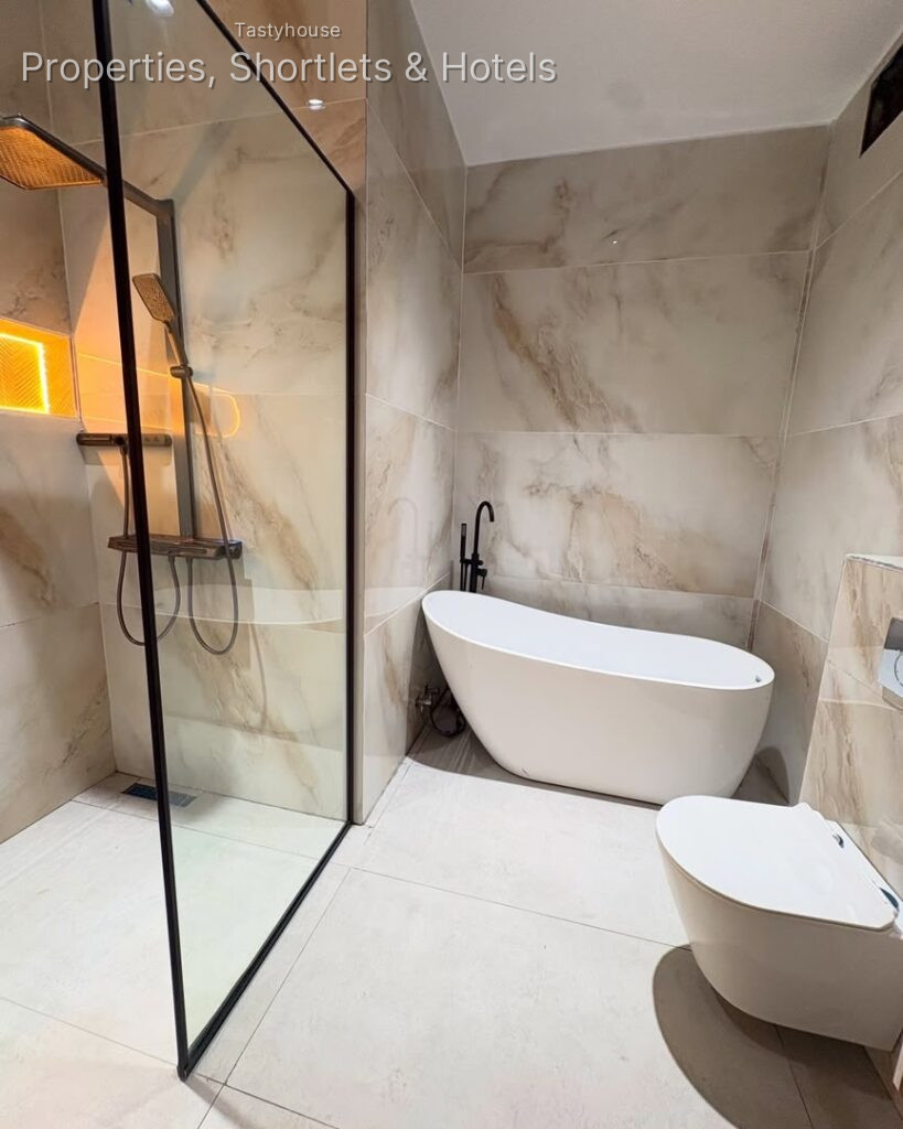 5 Bedroom fully detached