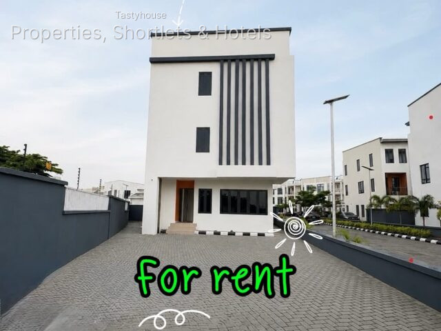 5 Bedroom fully detached