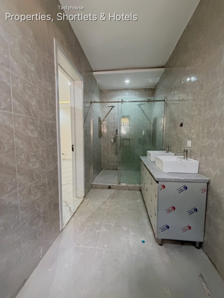 Spacious4-Bedroom terrace duplexX with bq