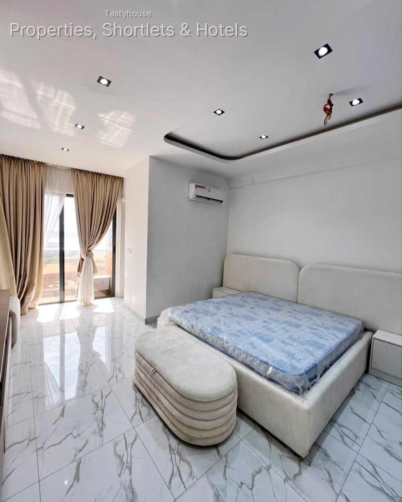 2 BEDROOM FULLY FURNISHED APARTMENT