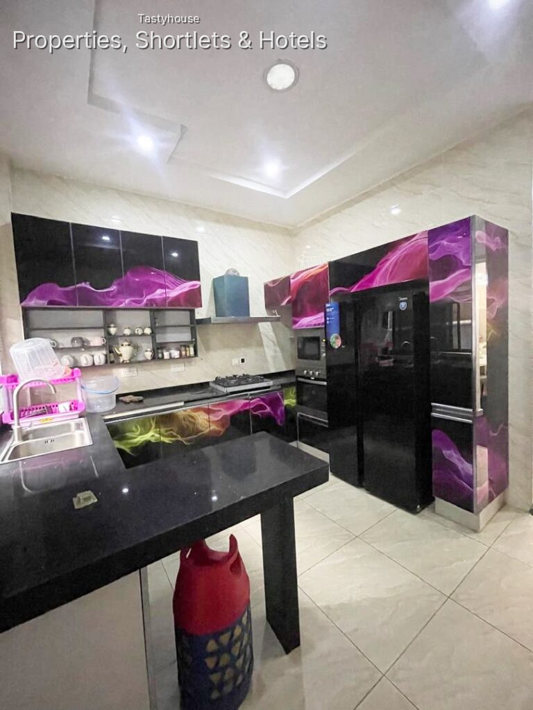 4 BEDROOM FULLY FURNISHED TERRACE DUPLEX