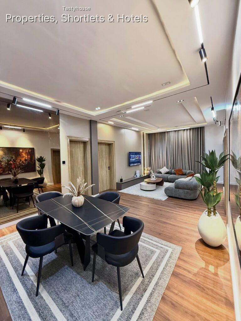 EXTREMELY RAVISHINGVERY SPACIOUS 2 BEDROOM APARTMENT