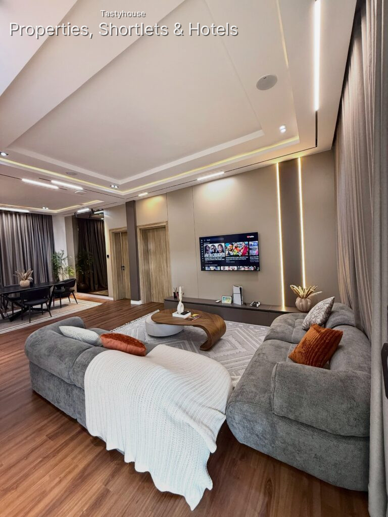 EXTREMELY RAVISHINGVERY SPACIOUS 2 BEDROOM APARTMENT