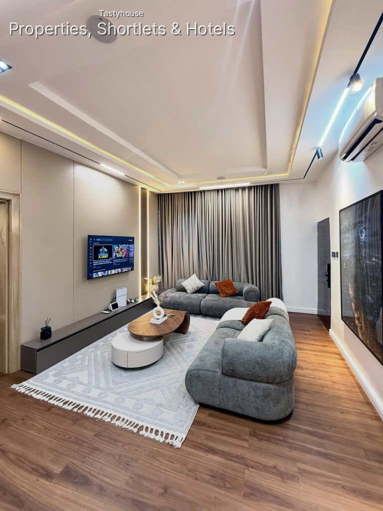 EXTREMELY RAVISHINGVERY SPACIOUS 2 BEDROOM APARTMENT