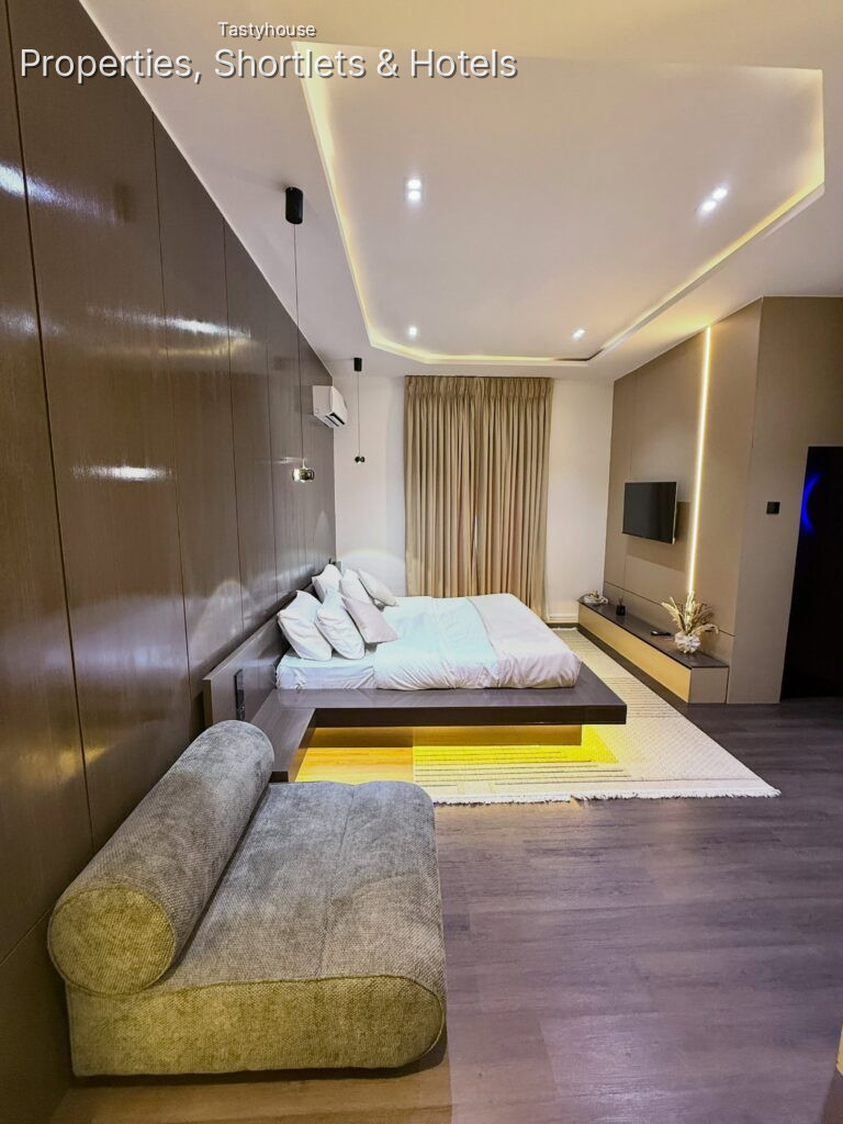 EXTREMELY RAVISHINGVERY SPACIOUS 2 BEDROOM APARTMENT