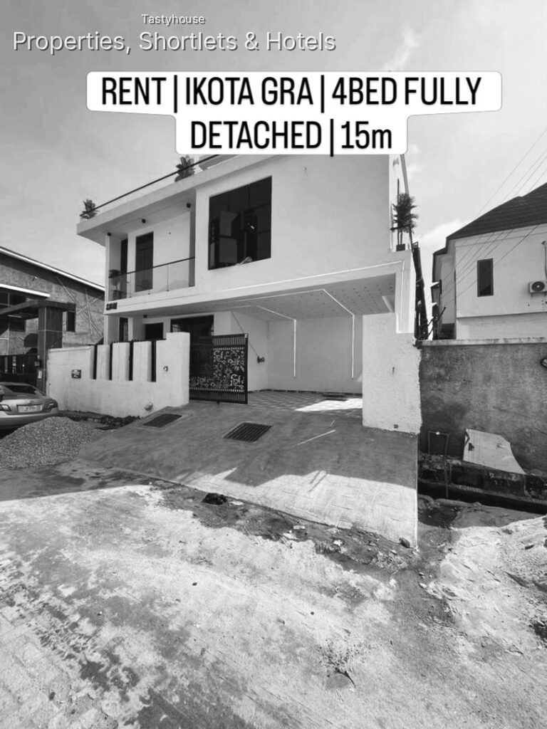 4BEDROOM FULLY DETACHED DUPLEX