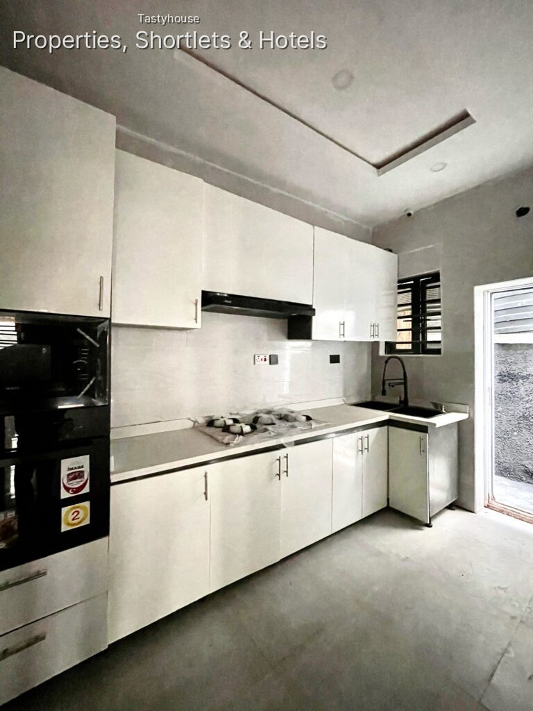 3 – BEDROOM DETACHED DUPLEXWITH A BQ