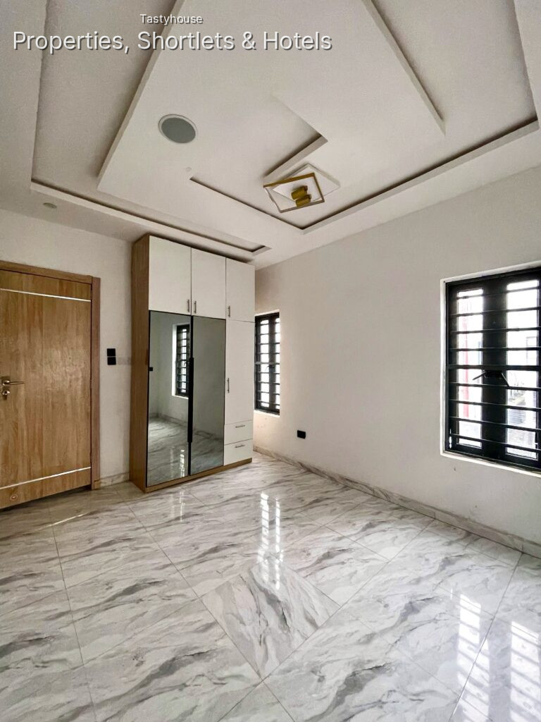 3 – BEDROOM DETACHED DUPLEXWITH A BQ