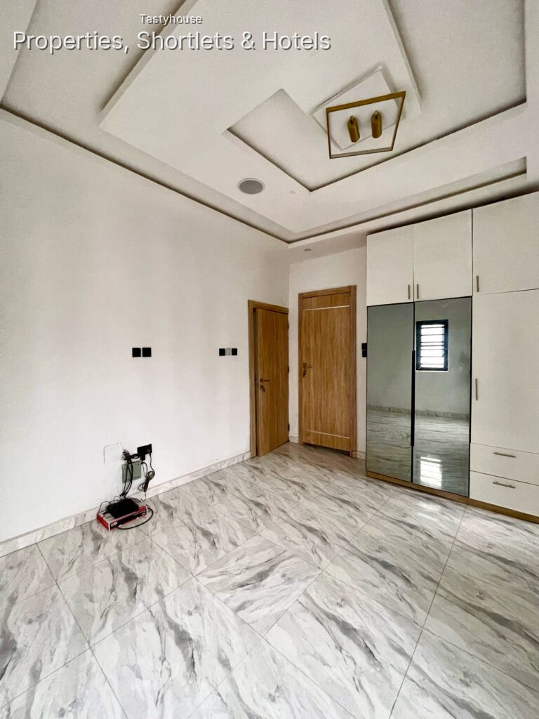 3 – BEDROOM DETACHED DUPLEXWITH A BQ