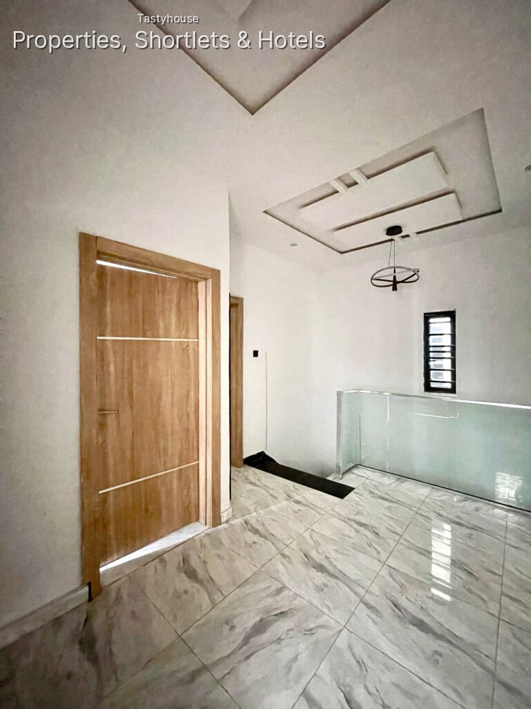3 – BEDROOM DETACHED DUPLEXWITH A BQ