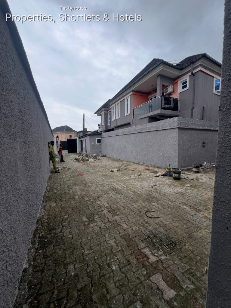 4UNITS OF 2bedroom Apartment