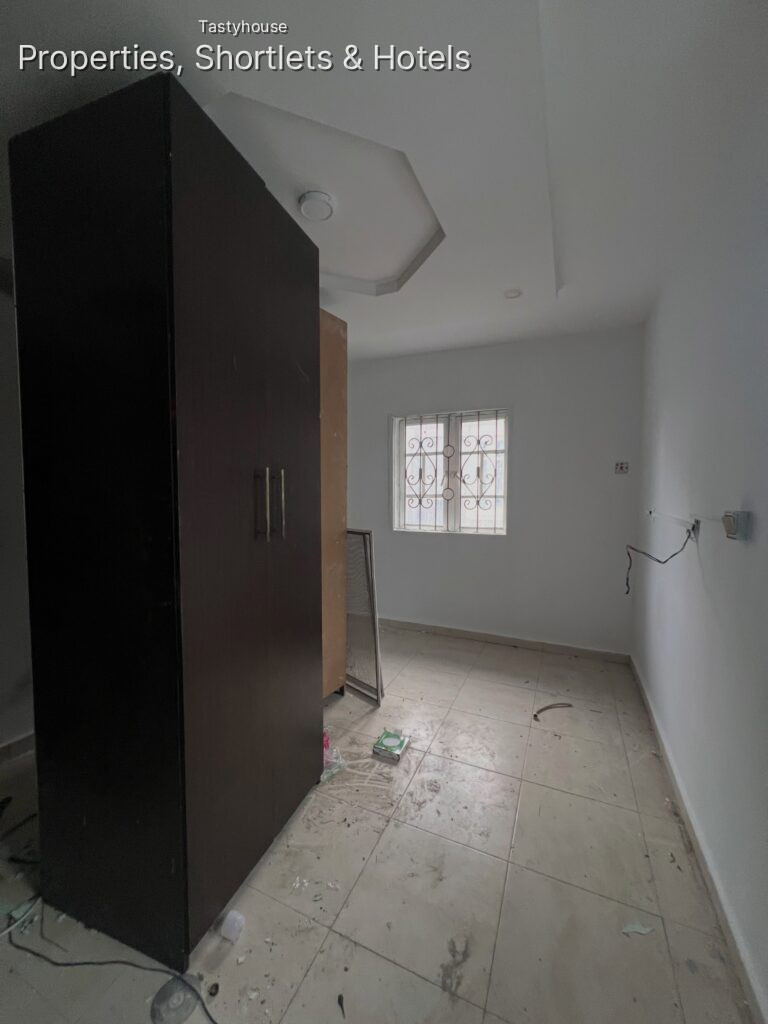 4UNITS OF 2bedroom Apartment