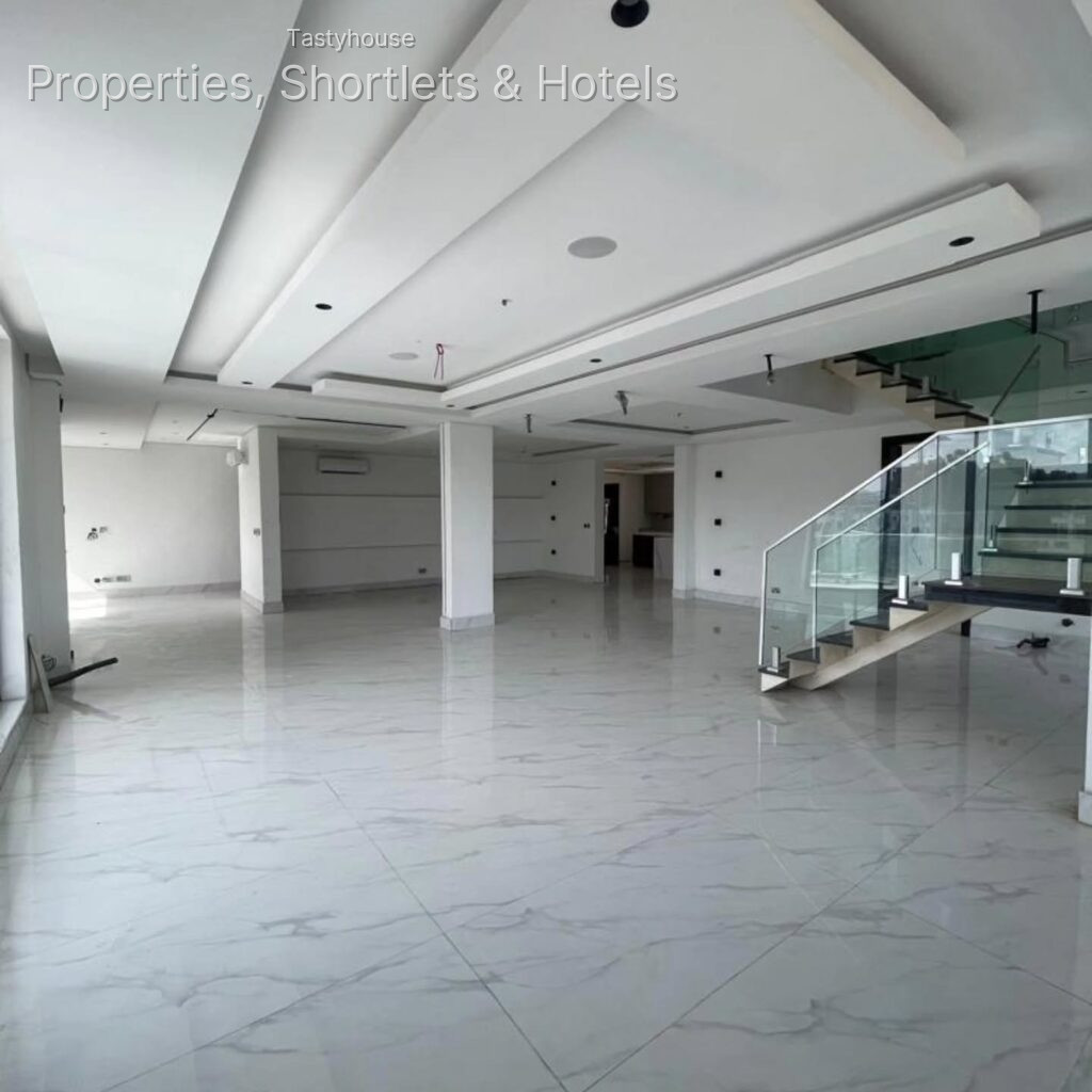 4-Bedroom terrace with a room BQ