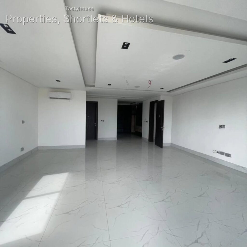4-Bedroom terrace with a room BQ