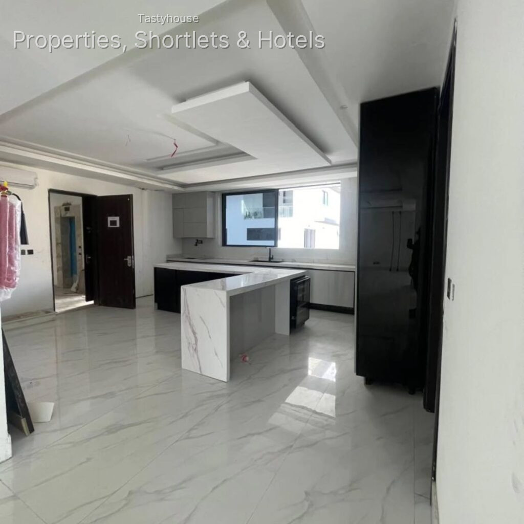 4-Bedroom terrace with a room BQ