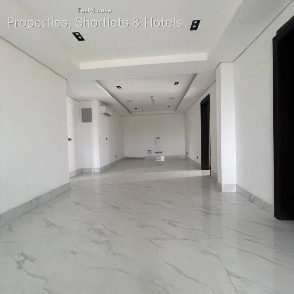 4-Bedroom terrace with a room BQ