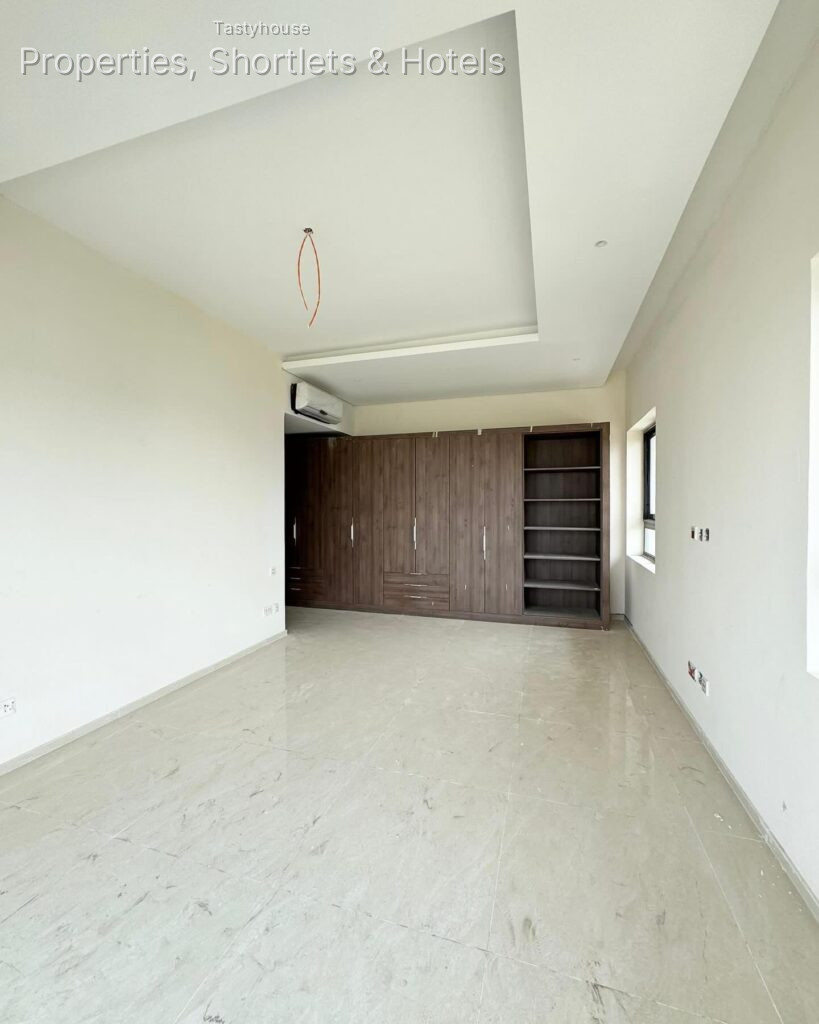 LUXURY 3 BEDROOM APARTMENTWITH COMMNUNAL PO0L & BO
