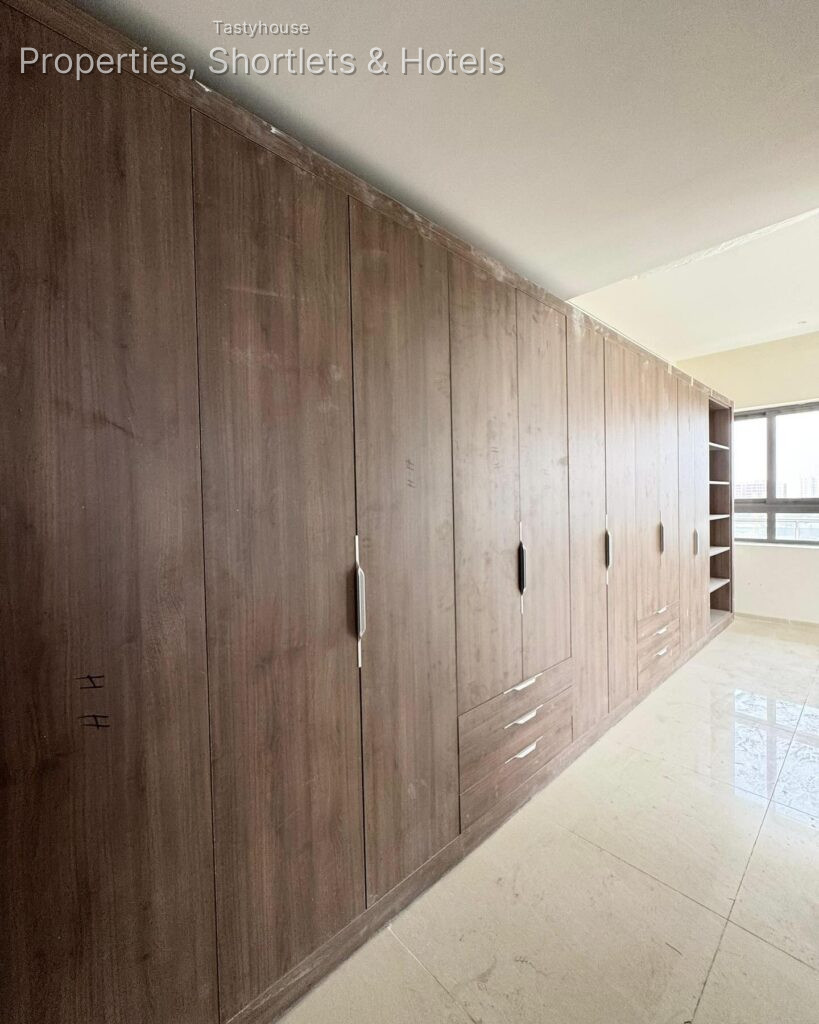LUXURY 3 BEDROOM APARTMENTWITH COMMNUNAL PO0L & BO