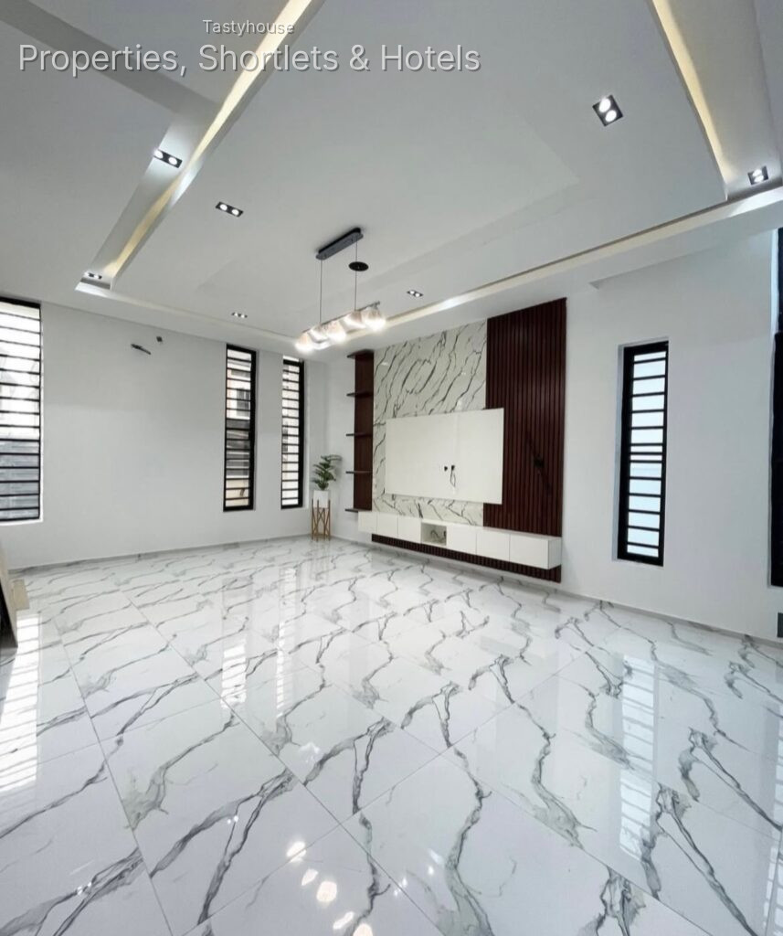 4 BEDROOM DETACHED DUPLEX