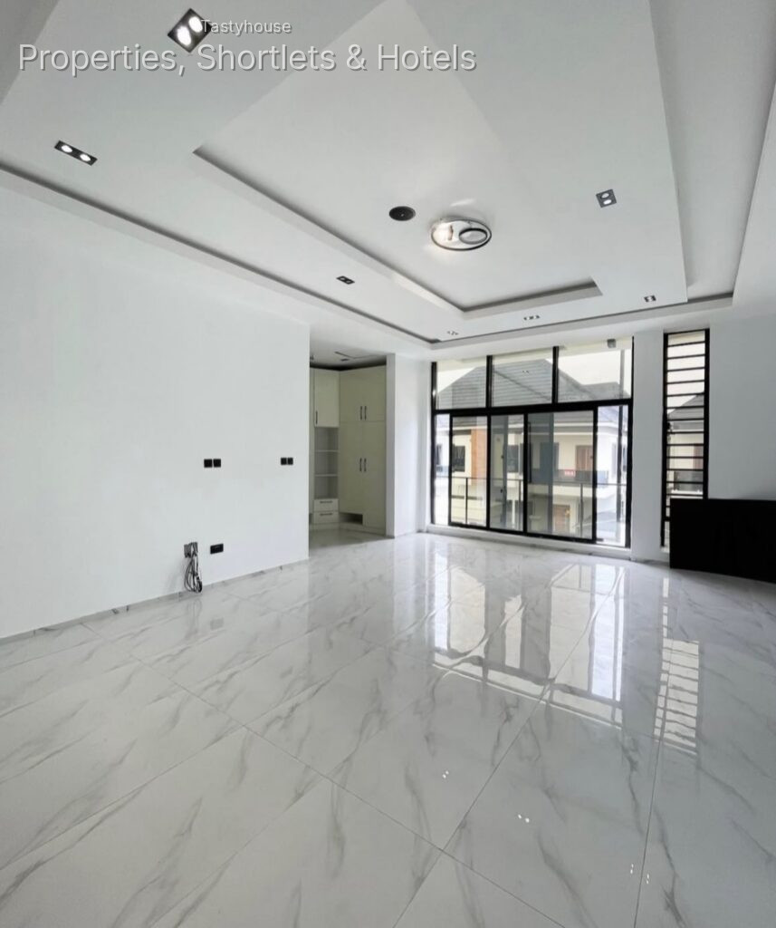4 BEDROOM DETACHED DUPLEX