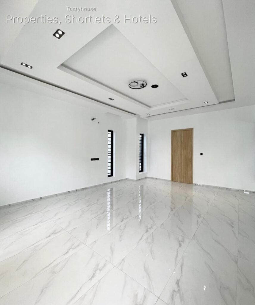 4 BEDROOM DETACHED DUPLEX