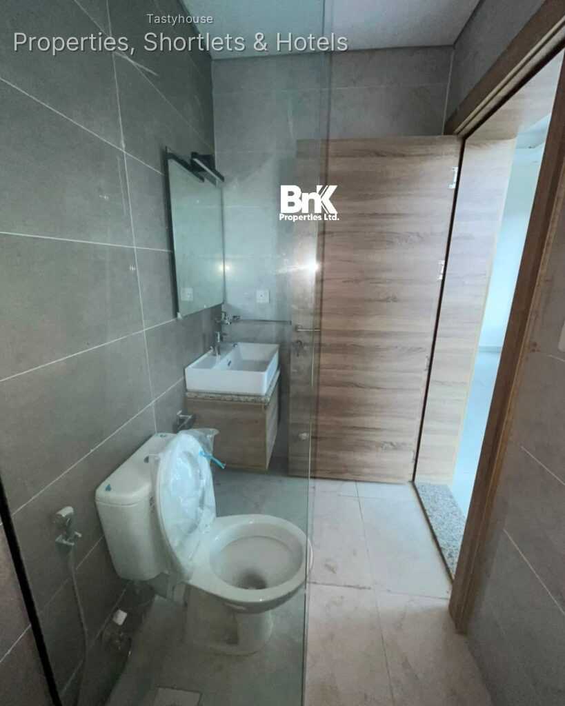 BRAND NEWOCEANFRONT 4BEDROOM SEMI-DETACHEDDUPLEX WITH BQ