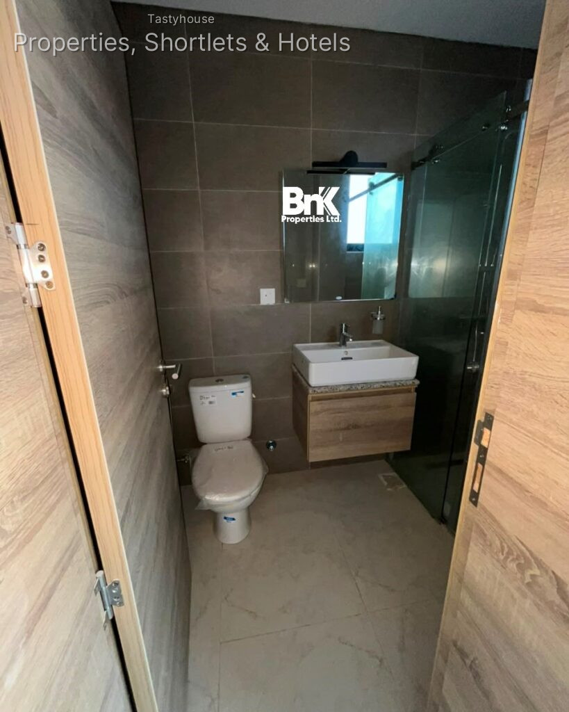 BRAND NEWOCEANFRONT 4BEDROOM SEMI-DETACHEDDUPLEX WITH BQ