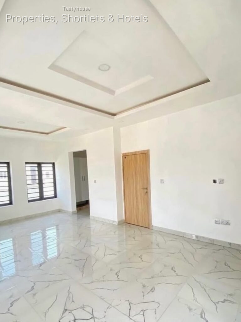 4 – bedroom terrace duplex with bq