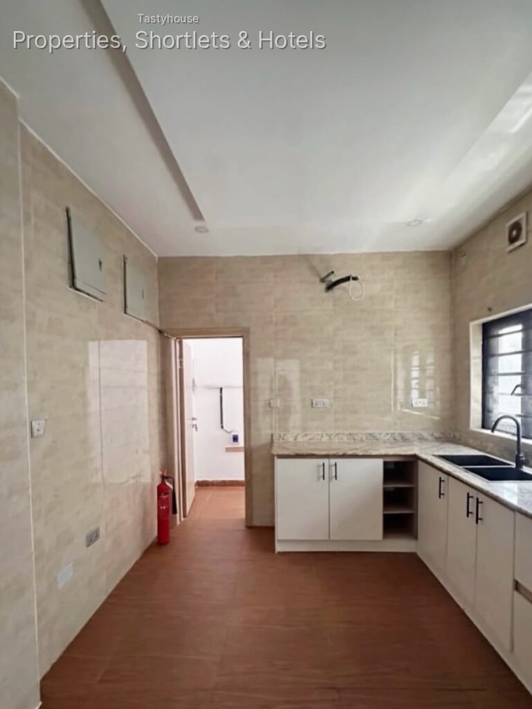 4 – bedroom terrace duplex with bq