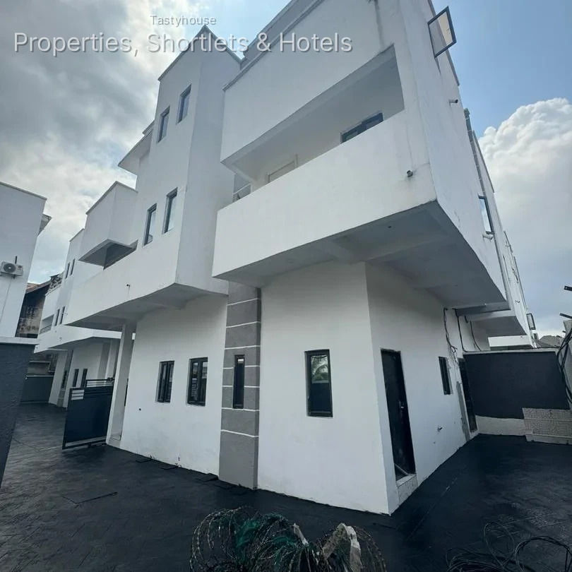 luxury 4 Bedroom Semi Detached Duplex