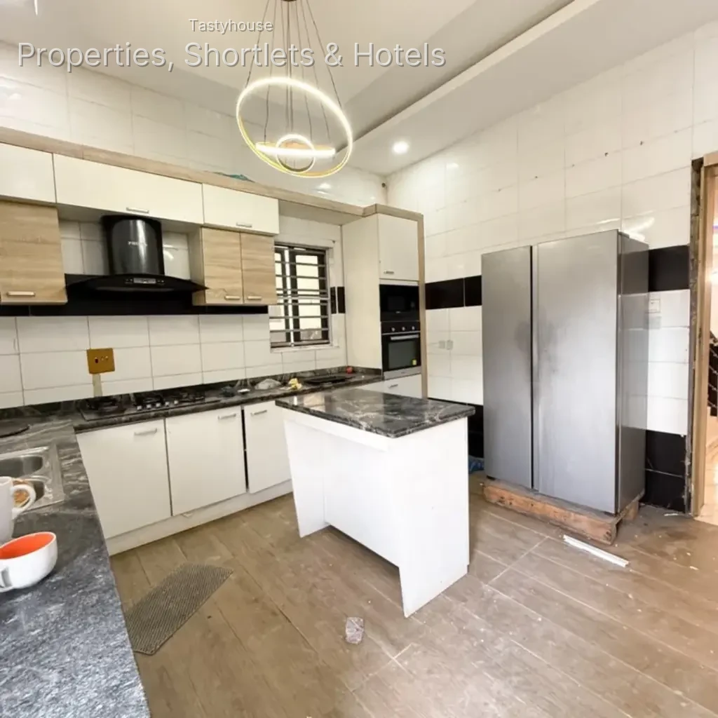 5 – bedroom Detached duplex