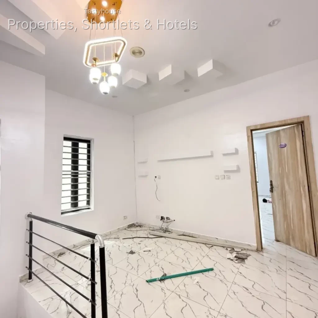 5 – bedroom Detached duplex