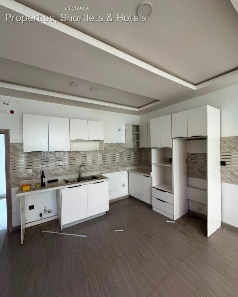A FULLY SERVICED 2 BEDROOM APARTMENT