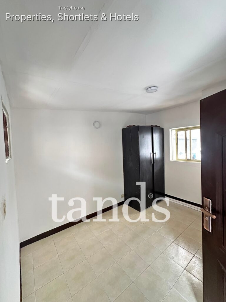 1 BEDROOM APARTMENT
