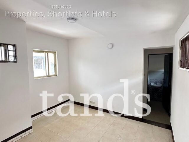 1 BEDROOM APARTMENT