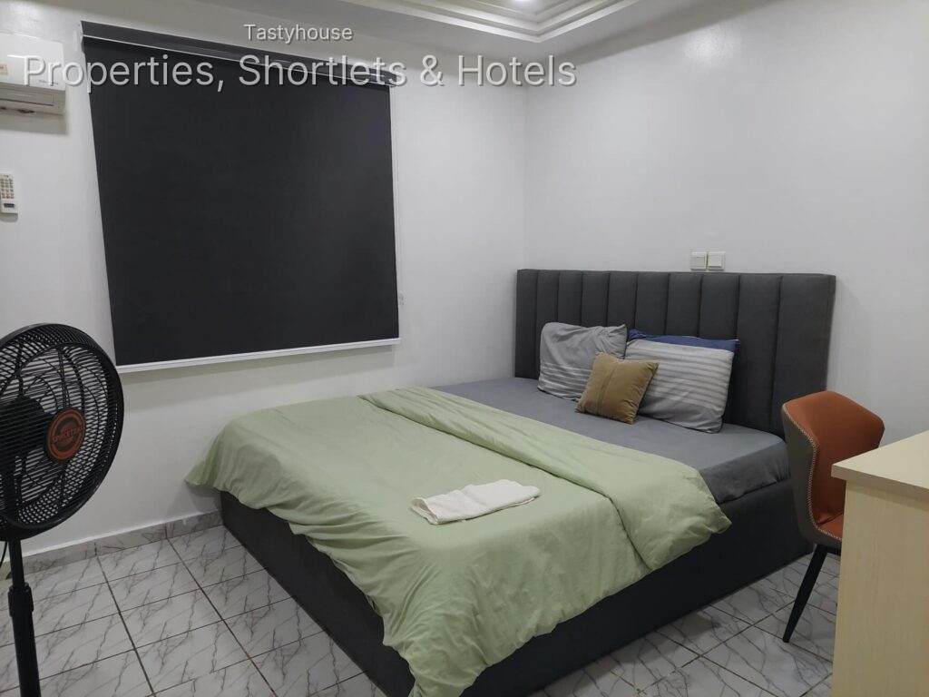 A well-finished 1-bedroom apartment with aspacious parlor