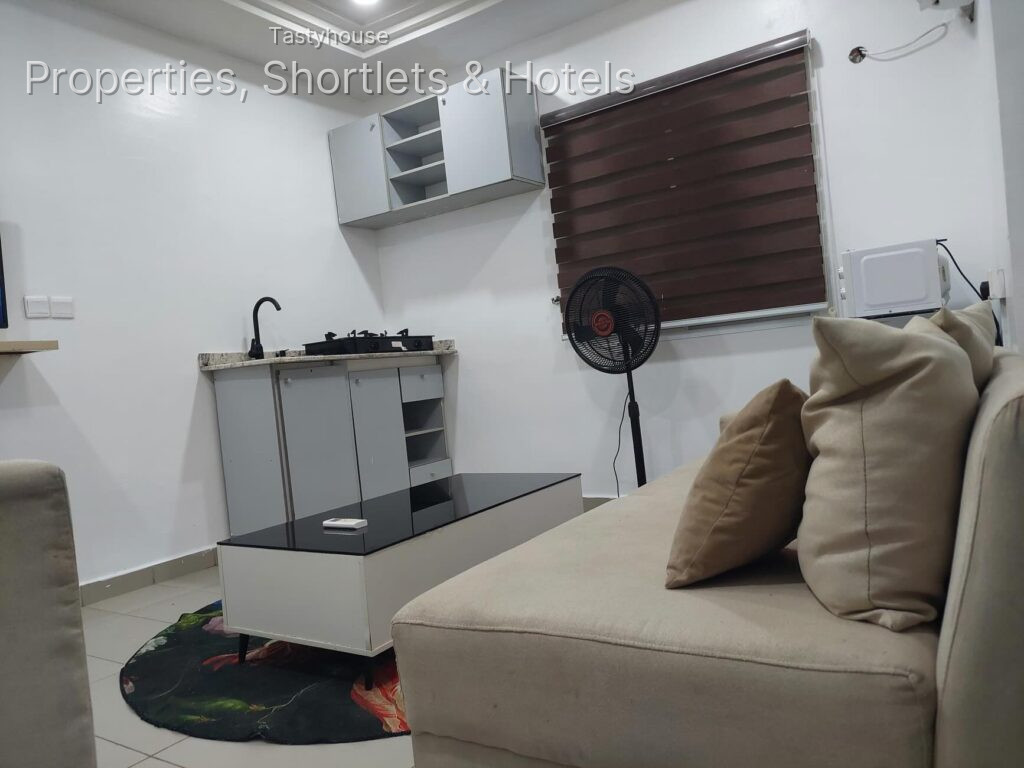 A well-finished 1-bedroom apartment with aspacious parlor